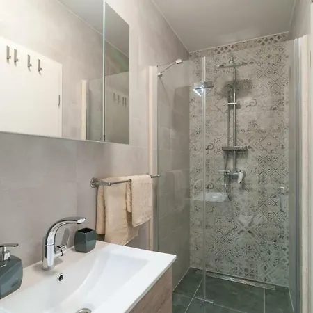 Apartman Apartman Braavos **** *