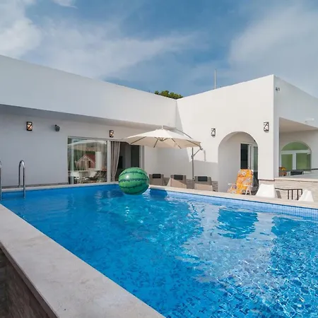 Apartman Apartman Braavos **** *